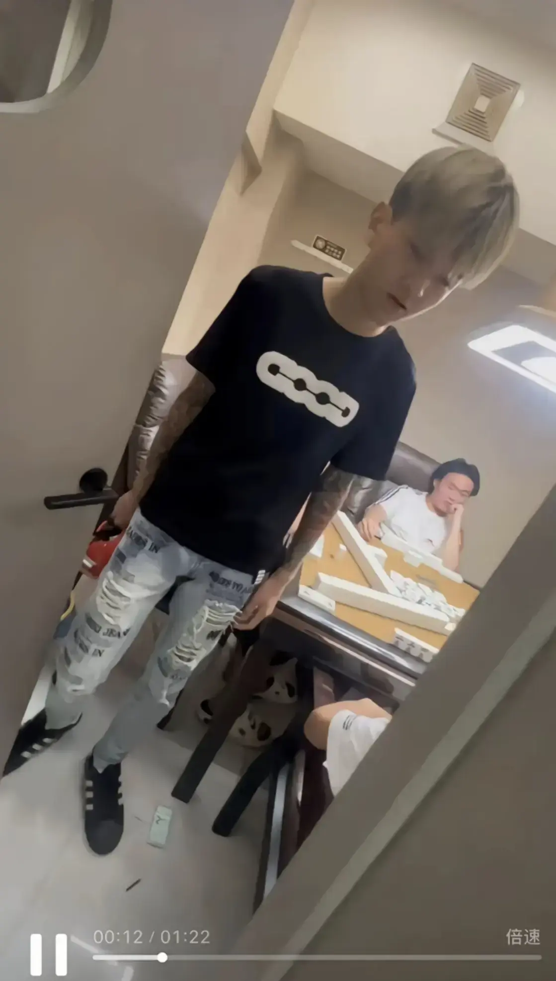 《国服达摩潮汕网红事件》全片-麻将室3秒18拳HD高清播放-女票被摸手冲突详情
