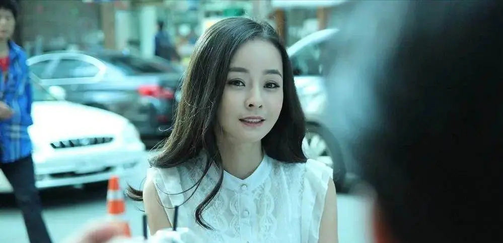 电影《继母》蓝光画质超高清完整版免费在线播放，揭开“完美后妈”背后让人心慌的真相！