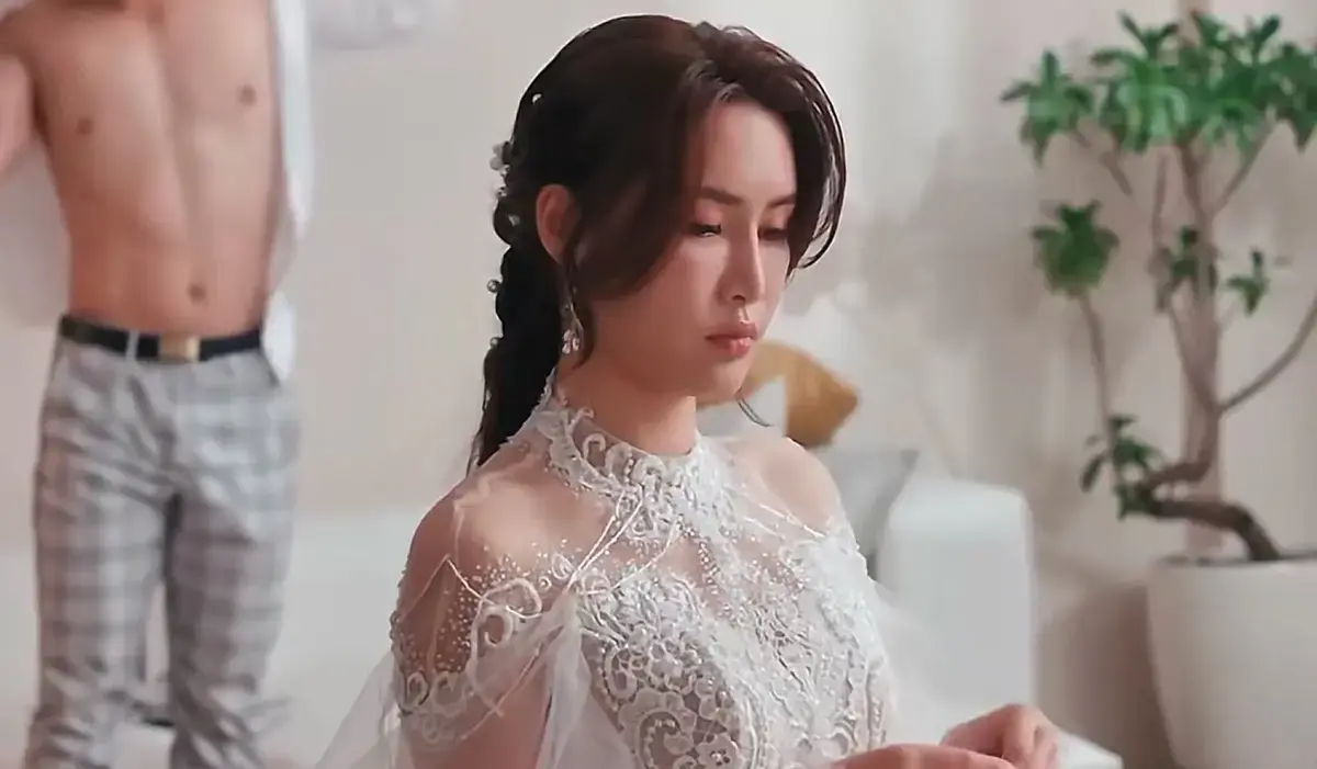免费观看《苏畅 - 小凤新婚》，高清HD画质无删减，多端同步播放，夸克/百度双盘备份资源，快来体验！ 
