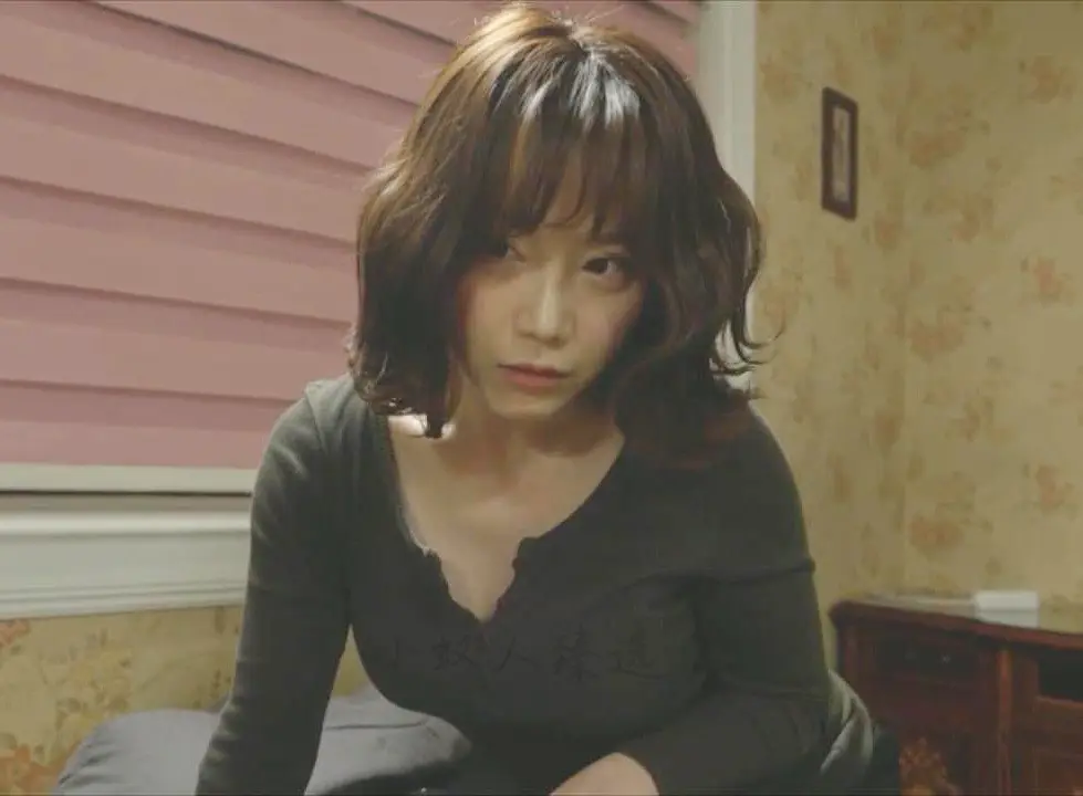 《妈妈的朋友 2》全季完整版1080P高清播放 - 无广告流畅观看《妈妈的朋友 2》，孤独少年邂逅温柔阿姨点燃情感火花
