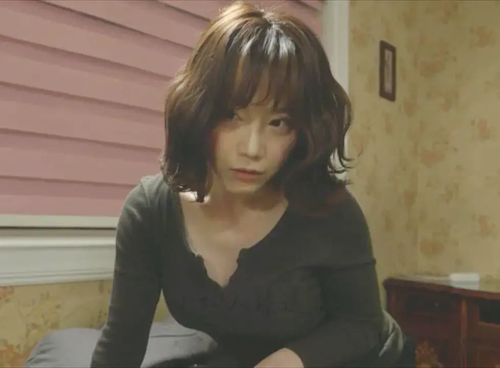 韩剧TV呈现《妈妈的朋友 2》全集 - 4K超高清无删减，孤独少年遇上温柔阿姨，情感火花如何在《妈妈的朋友 2》中蔓延？