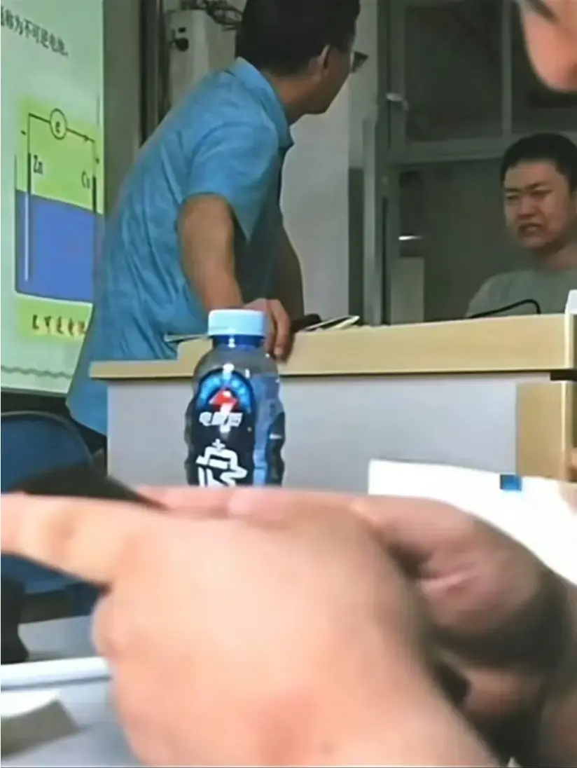 上海二工大杀杀杀哥名场面原片曝光，完整呈现事件始末，《上海二工大杀杀杀哥》全流程无删减在线看